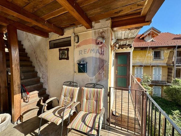 casa indipendente in vendita a Cannobio in zona Campeglio