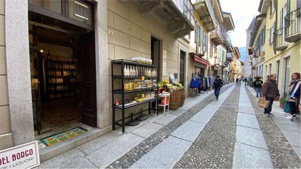 locale commerciale in vendita a Cannobio