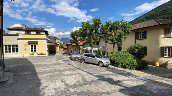 locale commerciale in vendita a Cannobio