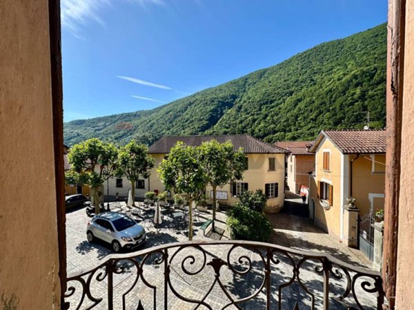 casa indipendente in vendita a Cannobio in zona Traffiume