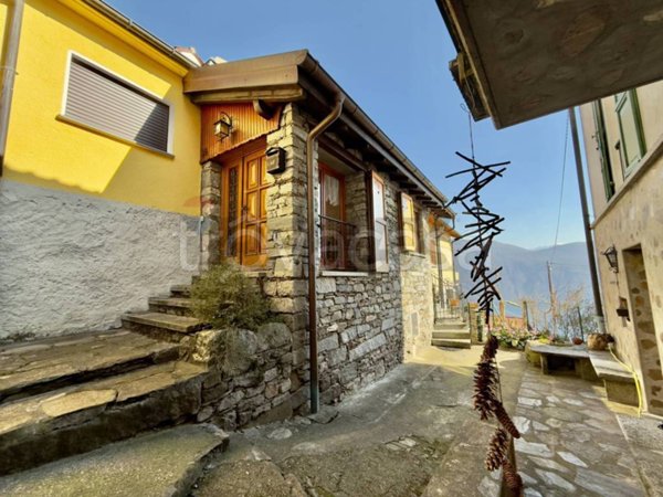 casa indipendente in vendita a Cannobio in zona Sant'Agata