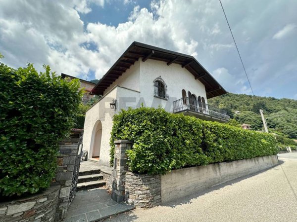 casa indipendente in vendita a Cannobio in zona Sant'Agata