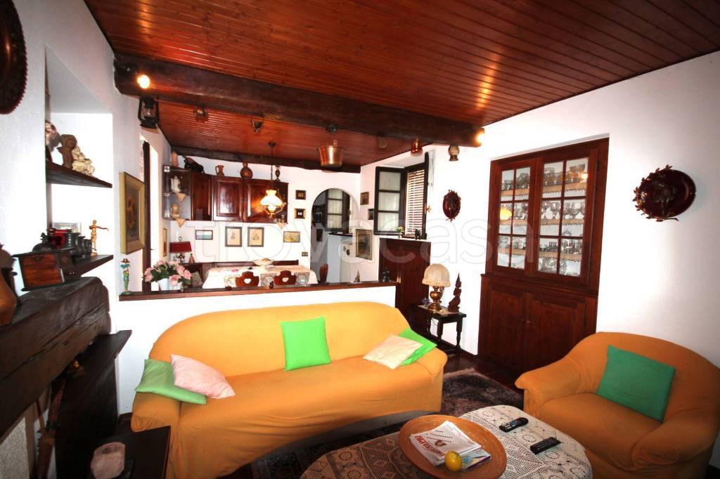 casa indipendente in vendita a Cannobio