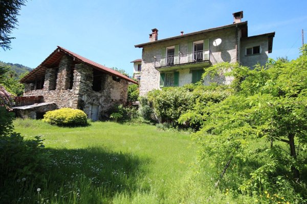 casa indipendente in vendita a Cannobio in zona Traffiume