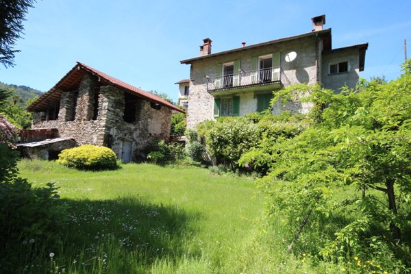casa indipendente in vendita a Cannobio in zona Traffiume