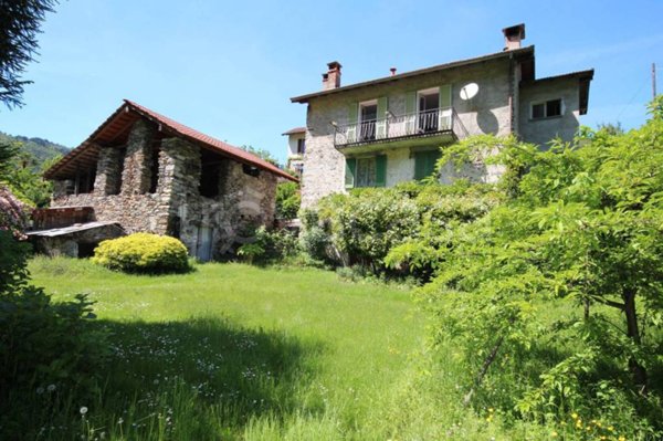 casa indipendente in vendita a Cannobio in zona Traffiume