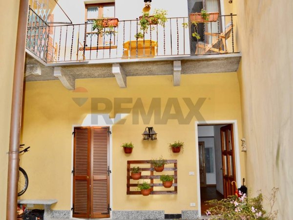 casa indipendente in vendita a Cannobio in zona Traffiume