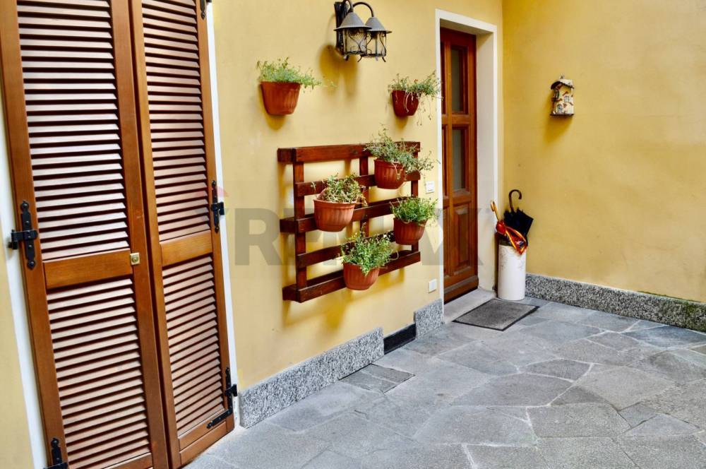 casa indipendente in vendita a Cannobio in zona Traffiume