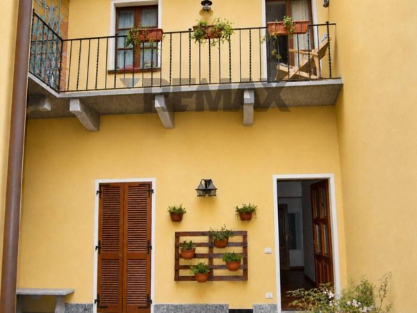casa indipendente in vendita a Cannobio in zona Traffiume