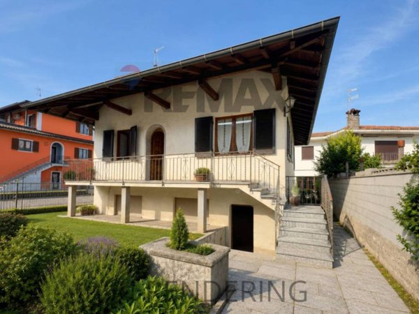 casa indipendente in vendita a Cannobio in zona Campeglio