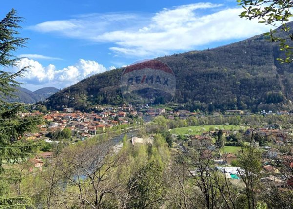 casa indipendente in vendita a Cannobio in zona Sant'Agata