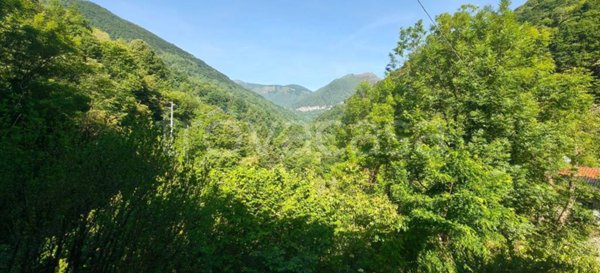 casa indipendente in vendita a Cannobio in zona Socraggio