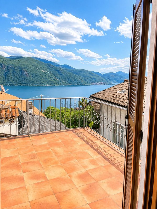 casa indipendente in vendita a Cannobio in zona Sant'Agata