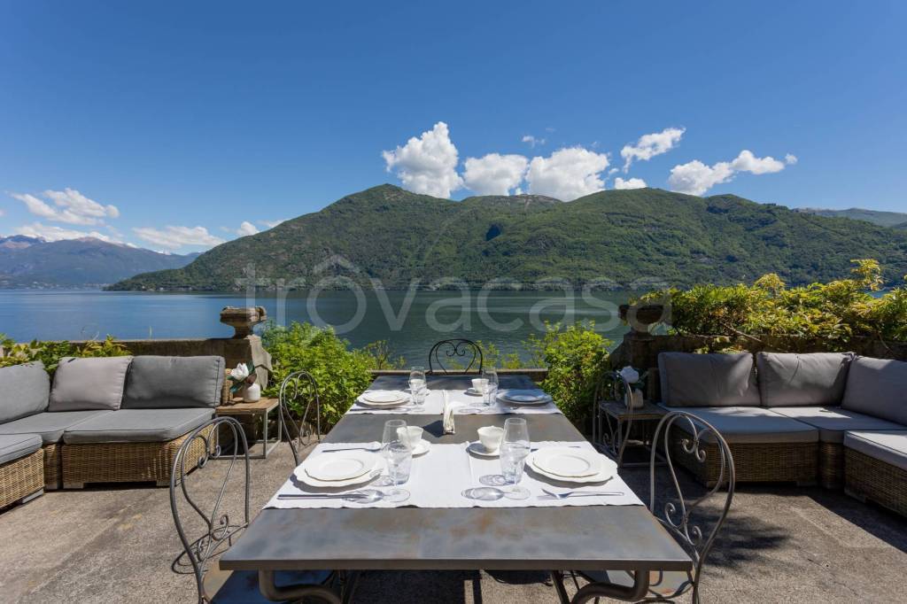 villa in vendita a Cannobio in zona Campeglio