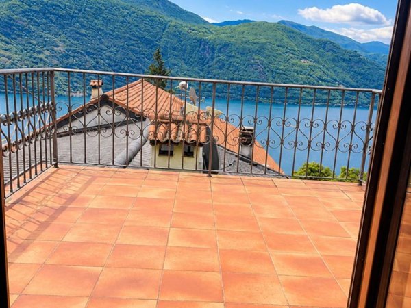 casa indipendente in vendita a Cannobio in zona Sant'Agata