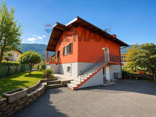 casa indipendente in vendita a Cannobio