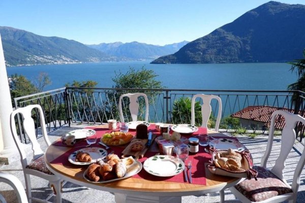 casa indipendente in vendita a Cannobio in zona Carmine Inferiore