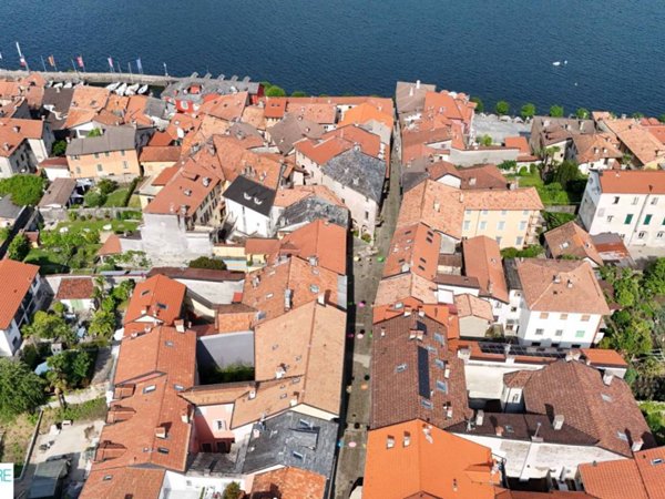 intera palazzina in vendita a Cannobio in zona Campeglio