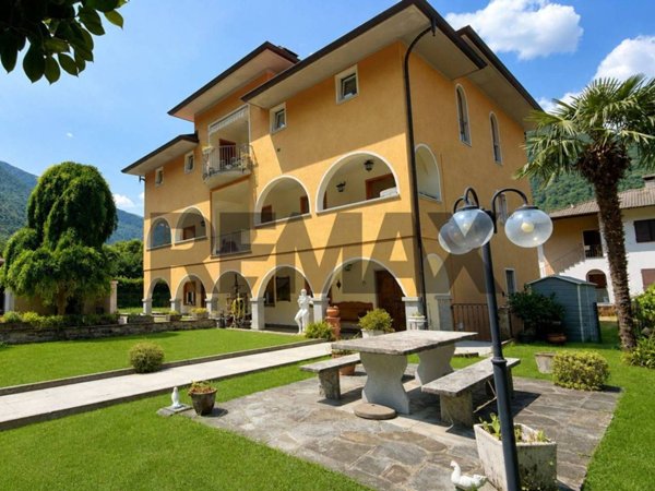 casa indipendente in vendita a Cannobio
