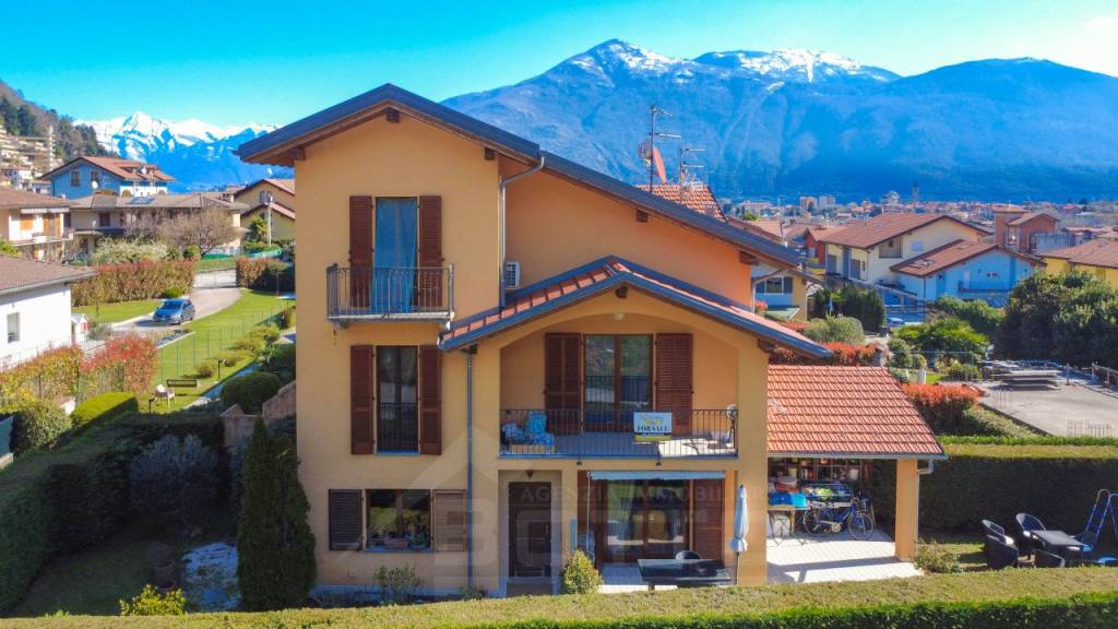 casa indipendente in vendita a Cannobio in zona Traffiume