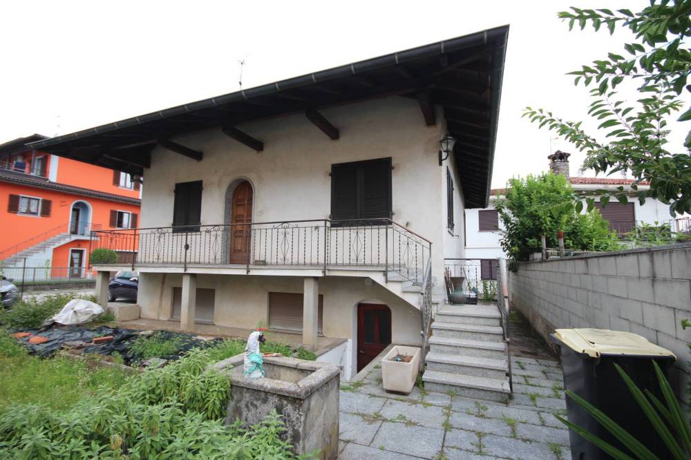 casa indipendente in vendita a Cannobio