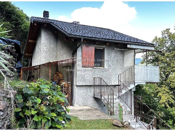 casa indipendente in vendita a Caprezzo