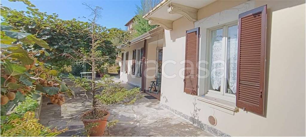 casa indipendente in vendita a Caprezzo