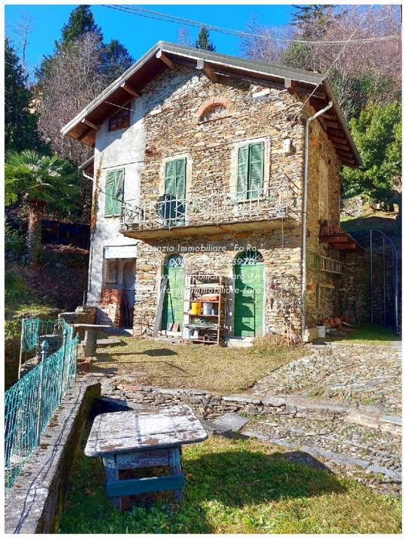 appartamento in vendita a Caprezzo