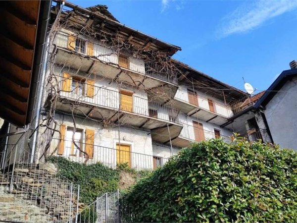 appartamento in vendita a Caprezzo
