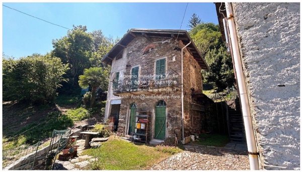 casa indipendente in vendita a Caprezzo
