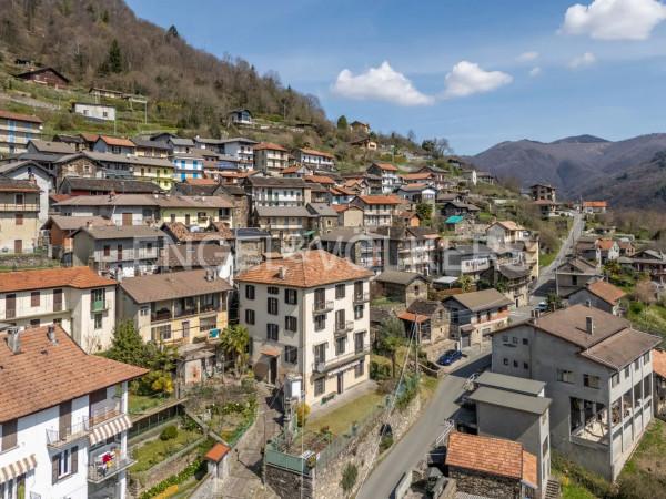 casa indipendente in vendita a Caprezzo
