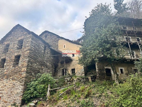 intera palazzina in vendita a Caprezzo