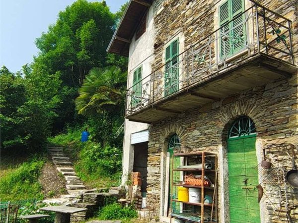 appartamento in vendita a Caprezzo