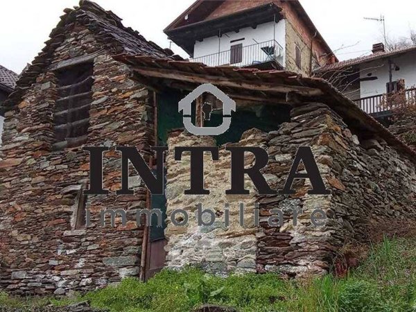 appartamento in vendita a Caprezzo