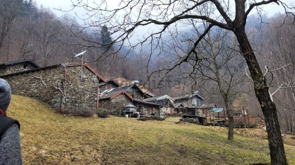 quadrivano in vendita a Caprezzo