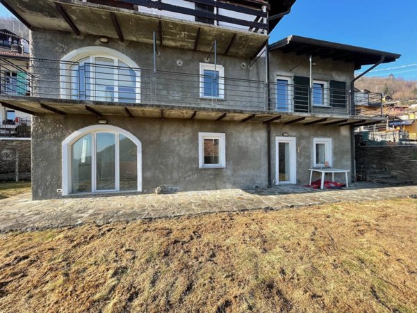 appartamento in vendita a Caprezzo