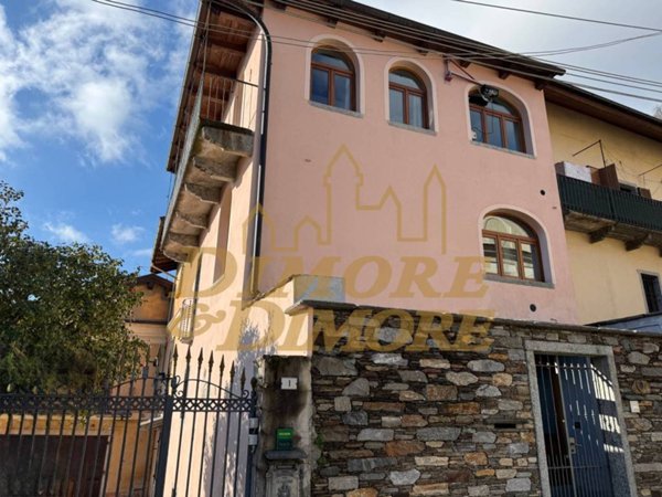 casa indipendente in vendita a Caprezzo