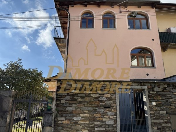 casa indipendente in vendita a Caprezzo