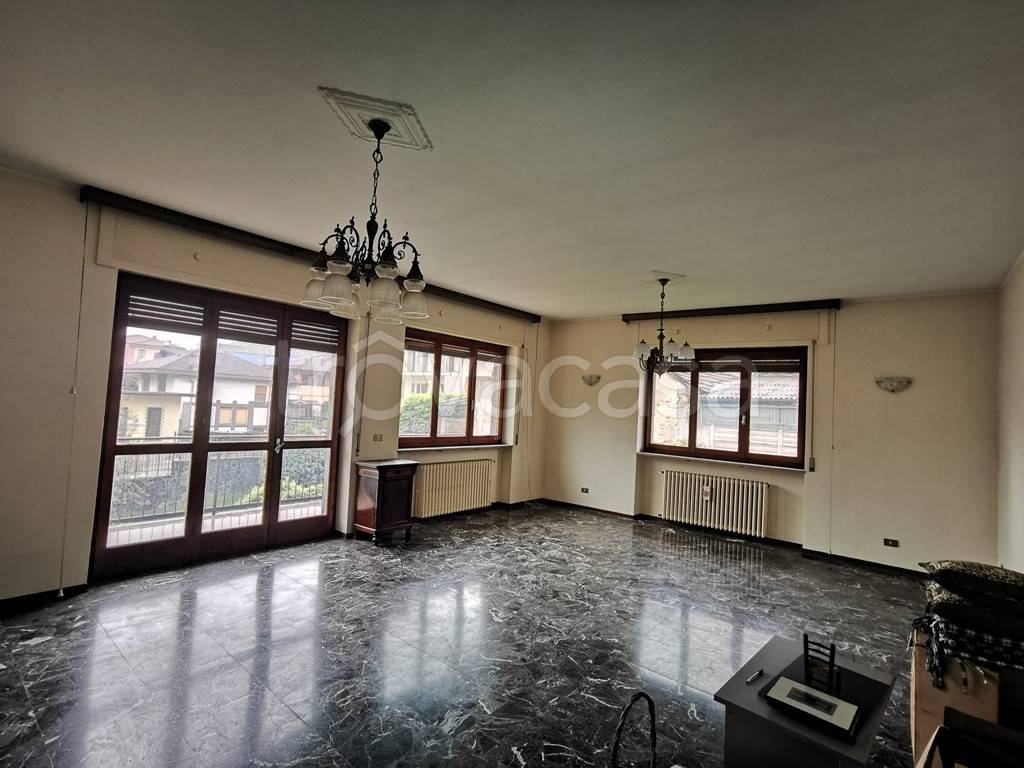 appartamento in vendita a Casale Corte Cerro in zona Cassinone