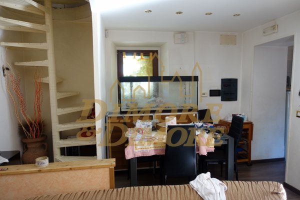 casa indipendente in vendita a Casale Corte Cerro in zona Cereda