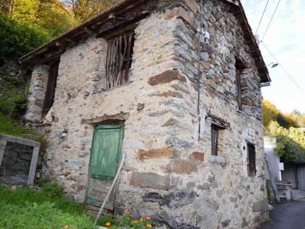 casa indipendente in vendita a Casale Corte Cerro in zona Montebuglio