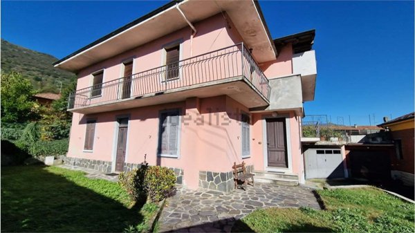 casa indipendente in vendita a Casale Corte Cerro in zona Sant'Anna