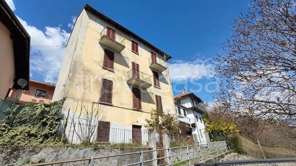 casa indipendente in vendita a Casale Corte Cerro in zona Crebbia