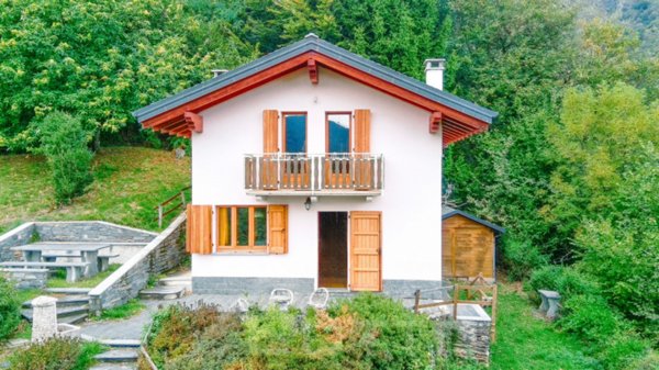 casa indipendente in vendita a Casale Corte Cerro