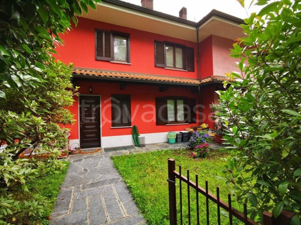 casa indipendente in vendita a Casale Corte Cerro in zona Ramate