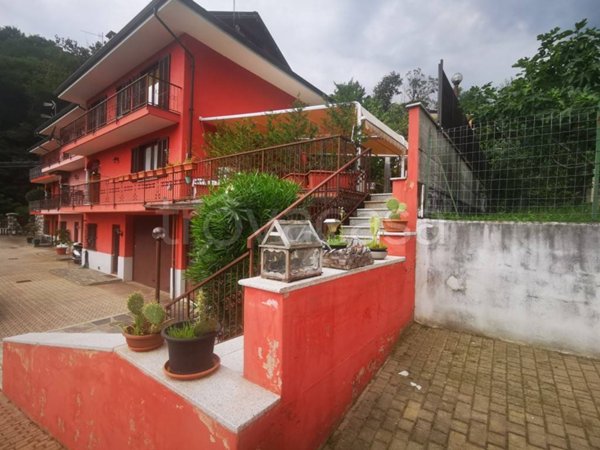 casa indipendente in vendita a Casale Corte Cerro in zona Ramate