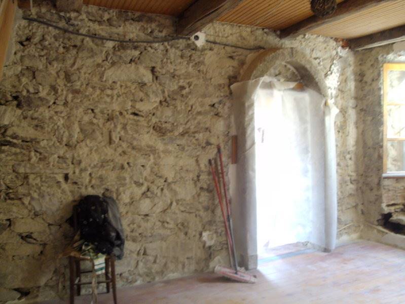 casa indipendente in vendita a Casale Corte Cerro in zona Montebuglio