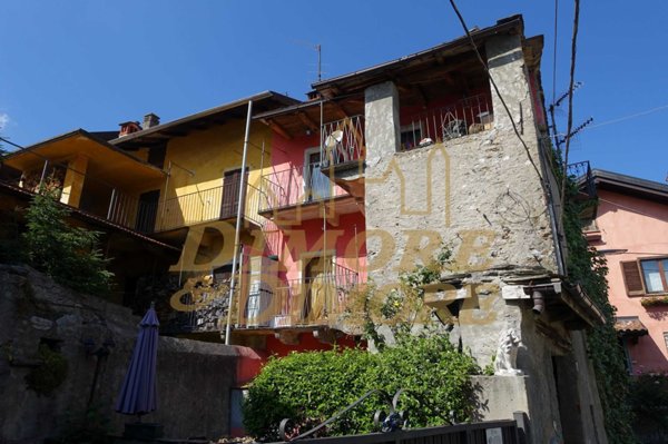 casa indipendente in vendita a Casale Corte Cerro in zona Cereda