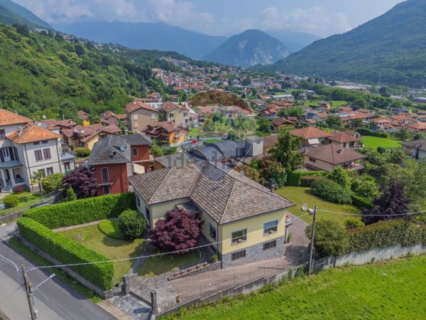 casa indipendente in vendita a Casale Corte Cerro
