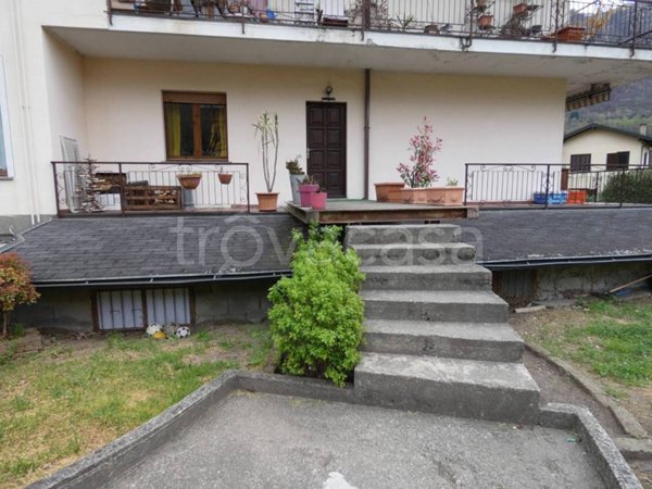casa indipendente in vendita a Casale Corte Cerro in zona Ramate
